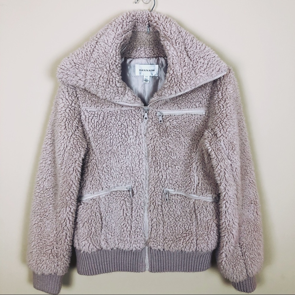 Hannah Women's Cozy Sherpa Jacket in Light Taupe